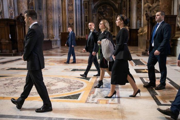 Зеленского в Ватикане сопровождает Аваков, фото — Офис президента