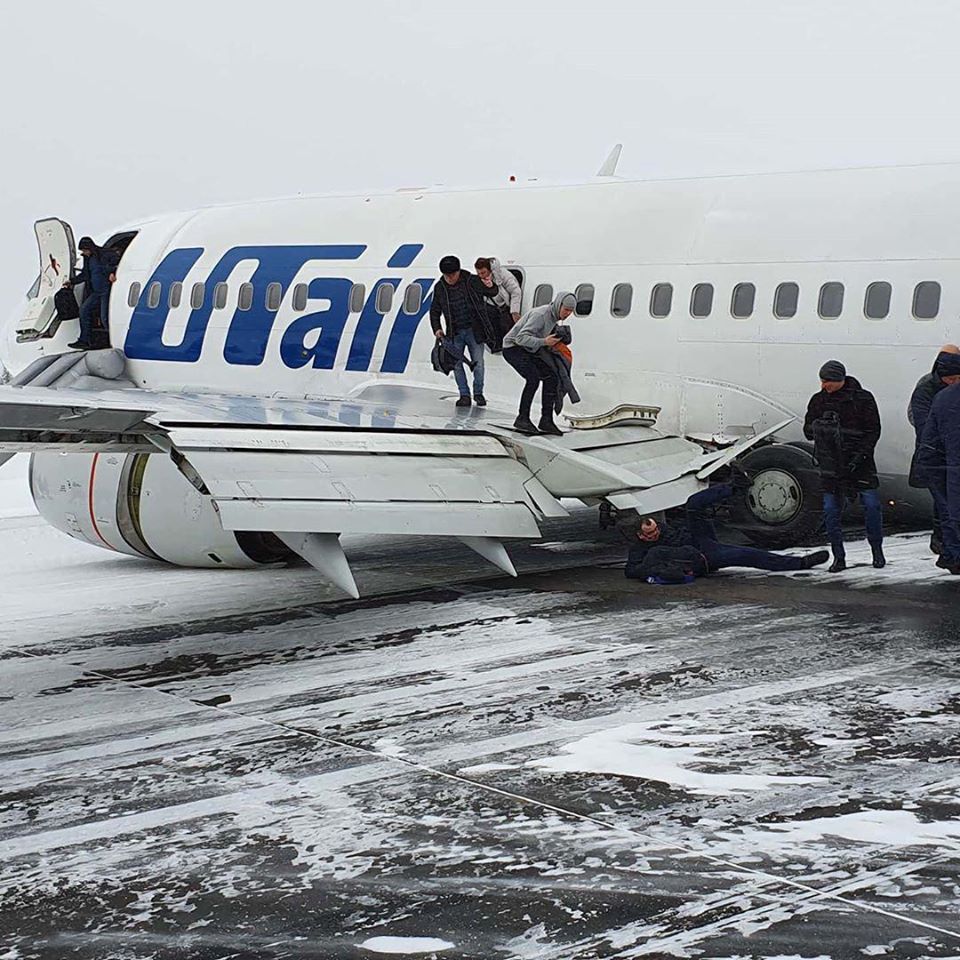 У РФ літак здійснив жорстку посадку: є постраждалі. Фото: Лентач