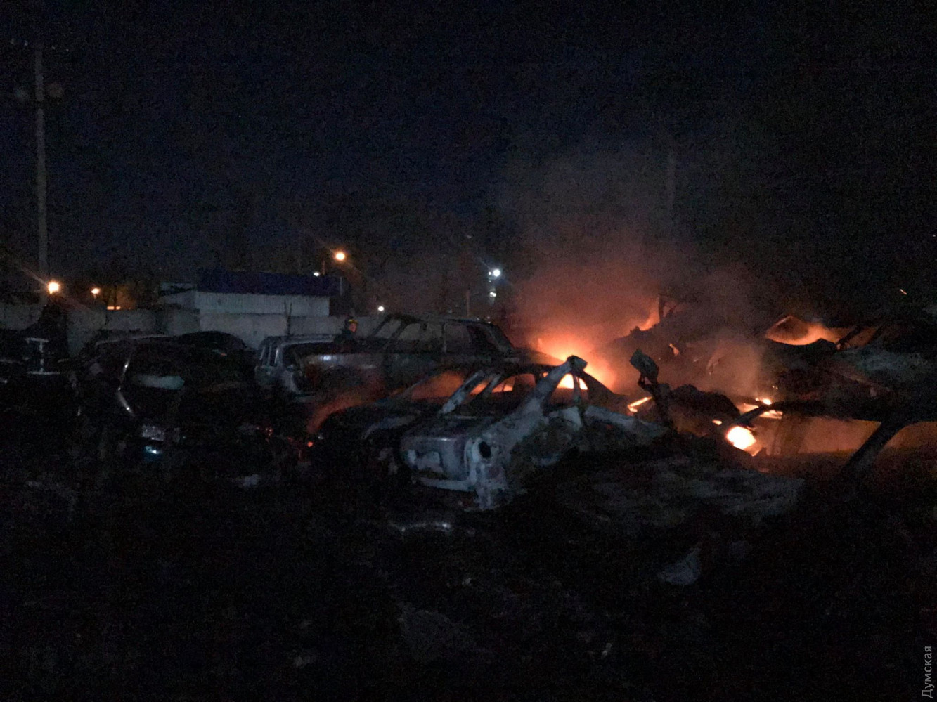 Новый пожар в Одессе: на штрафплощадке сгорело 20 автомобилей, фото — ГСЧС