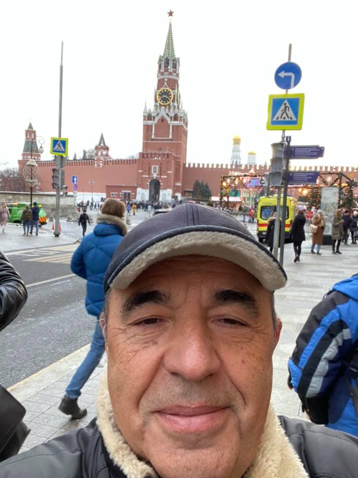 Комітетський тиждень у Раді Рабінович проводить у Москві, гуляючи біля Кремля і по магазинам, фото — Фейсбук В.Рабіновича