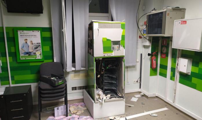 Из взорванного банкомата в Николаеве украли 250 тыс. грн, фото — Нацполиция