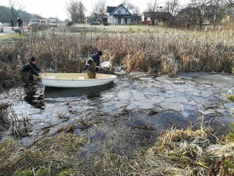 В ДТП на Львовщине погибли четверо парней: авто слетело в озеро и перевернулось, фото — ГСЧС
