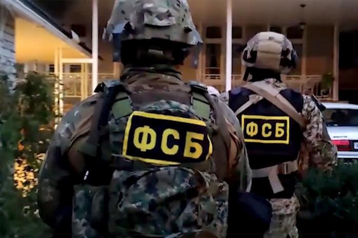 Затриманих на Азові українських рибалок заарештували на 10 діб