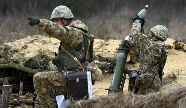 Війна на Донбасі: в Рябошапки розслідуватимуть сьогоднішні обстріли на передовій, фото — "Кореспондент"