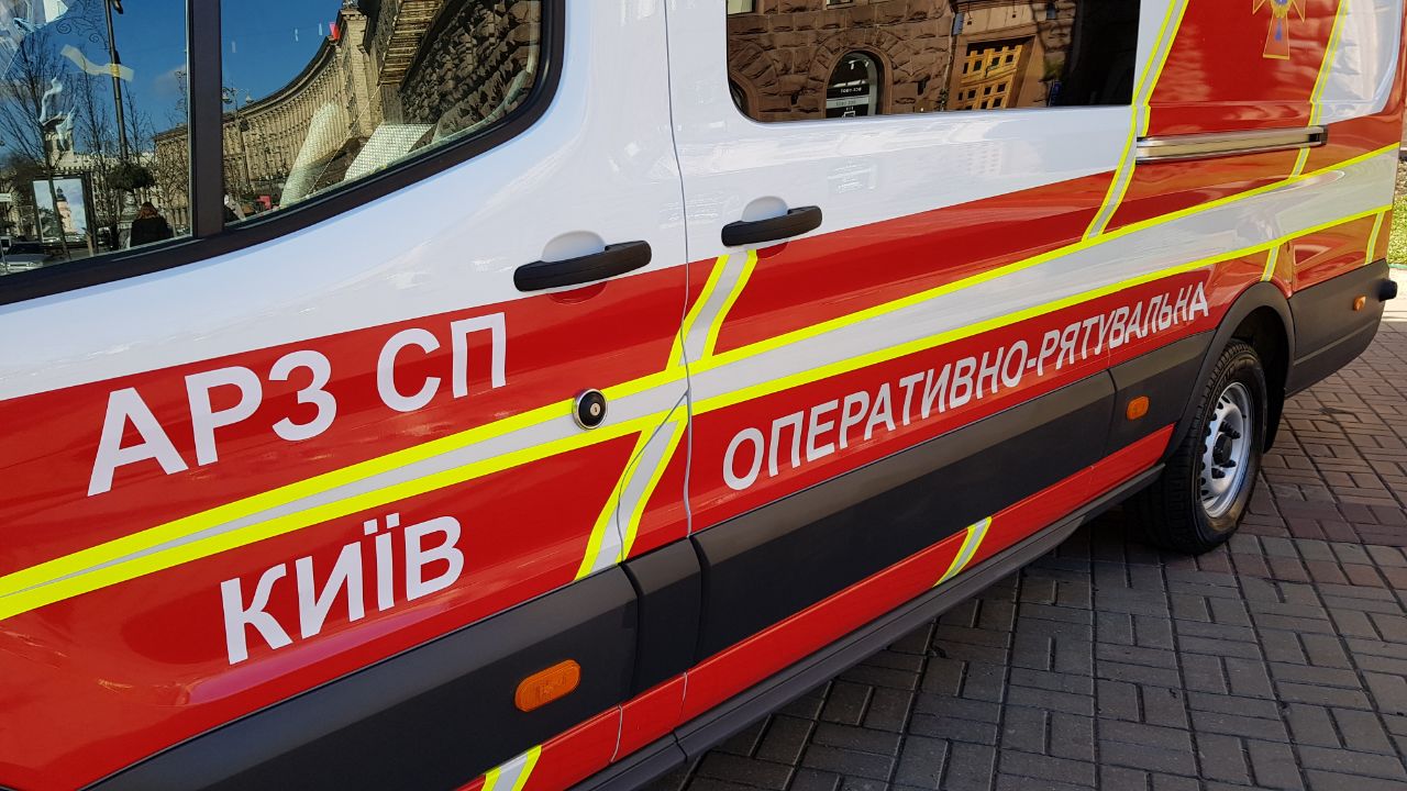 Київських рятувальників потішили новою технікою. Фото: Ракурс