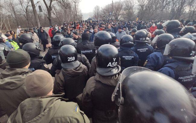Слуги народу поїхали в Нові Санжари на «роз'яснювальні роботи». Фото: poltava.news