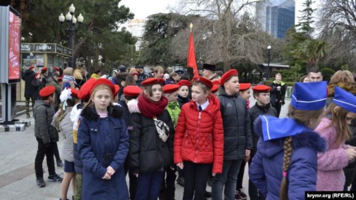 Во время парада, фото: «Крым.Реалии»