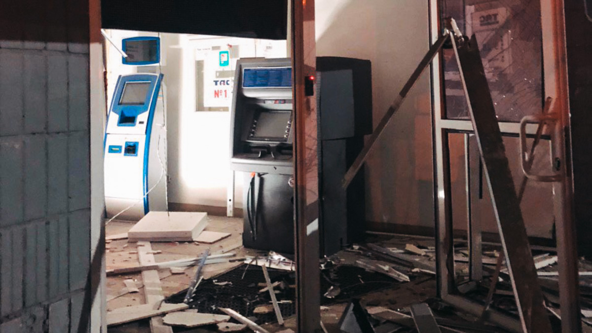 У Києві підірвали відділення банку, але пограбувати його не вдалося. Фото: «Інформатор»