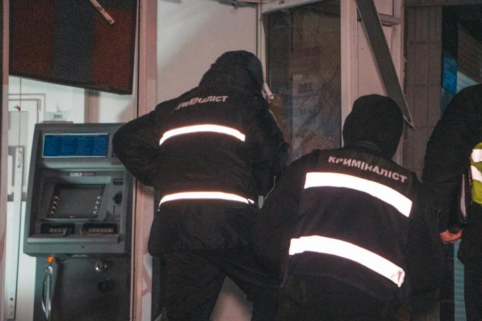 В Киеве взорвали отделение банка, но ограбить его не удалось. Фото: «Информатор»