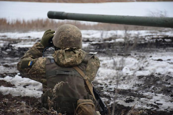 Війна на Донбасі: підірвався український боєць. Фото: День 