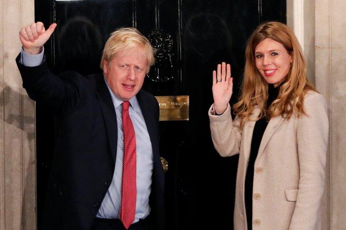 Великобритания получит аконную первую леди: Джонсон объявил о помолвке и беременности любимой, фото — BBC