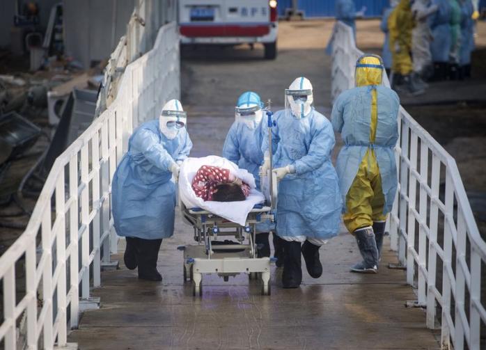 В Китае больному коронавирусом пересадили легкие. Фото: AP