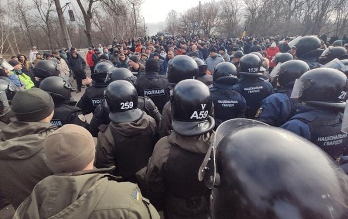 Протесты в Новых Санжарах. Фото: Корреспондент