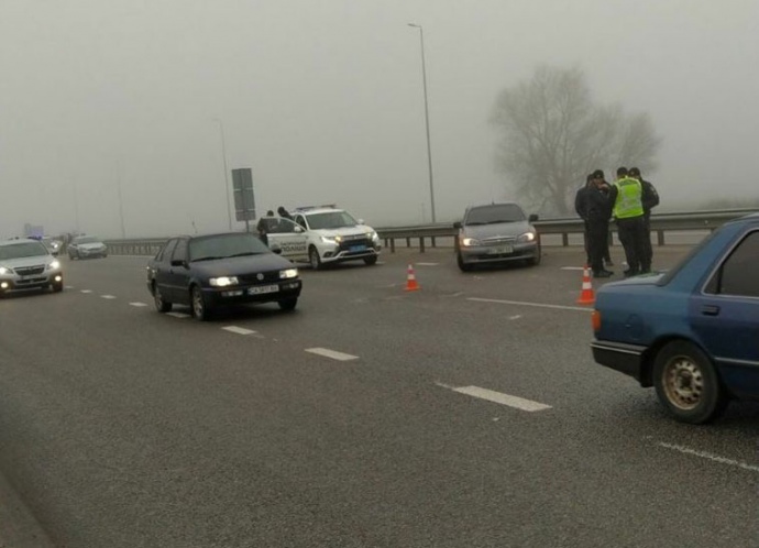 Під Києвом через туман у ДТП потрапили 10 авто. Фото: dtp.kiev.ua