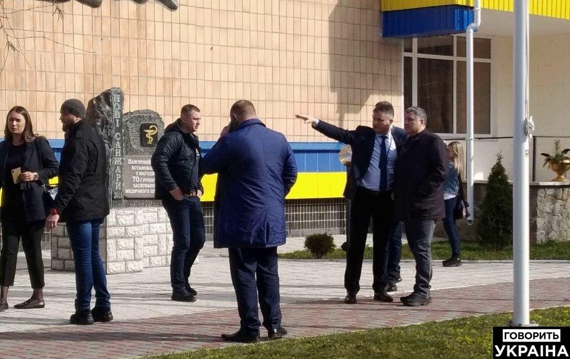 У Нових Санжарах готуються до прибуття Зеленського. Фото: Говорить Україна