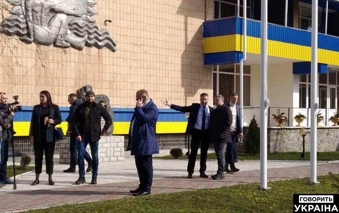 У Нових Санжарах готуються до прибуття Зеленського. Фото: Говорить Україна