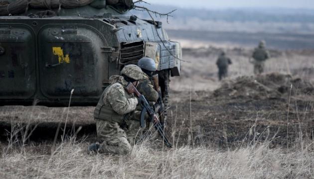 Война на Донбассе: в результате подрыва БМП погиб один и ранены трое украинских военных, фото — "Укринформ"