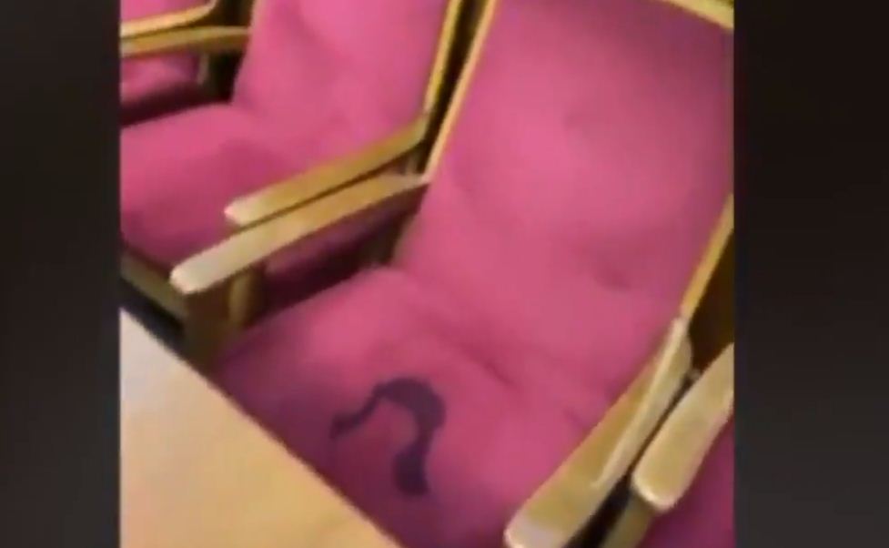 Кива в Раде: нардеп ОПЗЖ облил кресло, где сидел Рябошапка, и назвал его «мокрым местом», скриншот