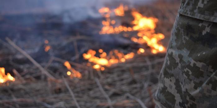 Из-за обстрелов оккупантов произошел крупный пожар, фото: пресс-служба Операции объединенных сил