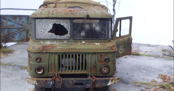 Боевики подбили украинский грузовик. Фото: trinixy.ru