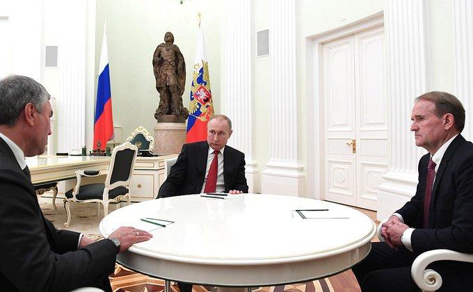 Медведчук і Путін обговорили «мир в Україні». Фото: ОПЗЖ
