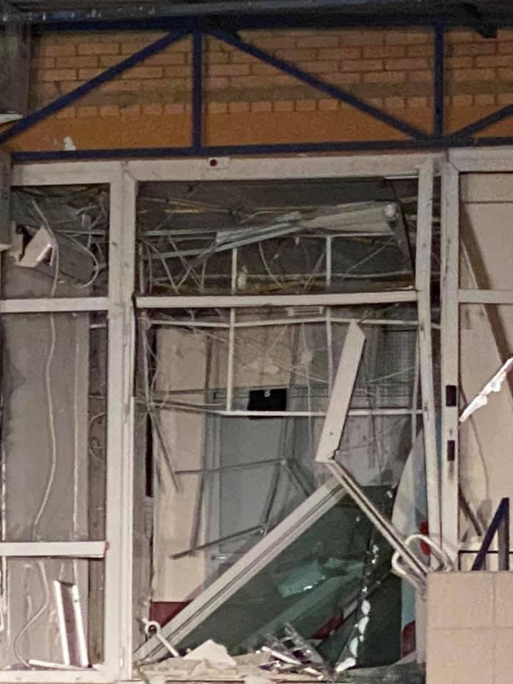 В Броварах произошел взрыв в отделении российского «Альфа-Банка», фото — "Мои Бровары"