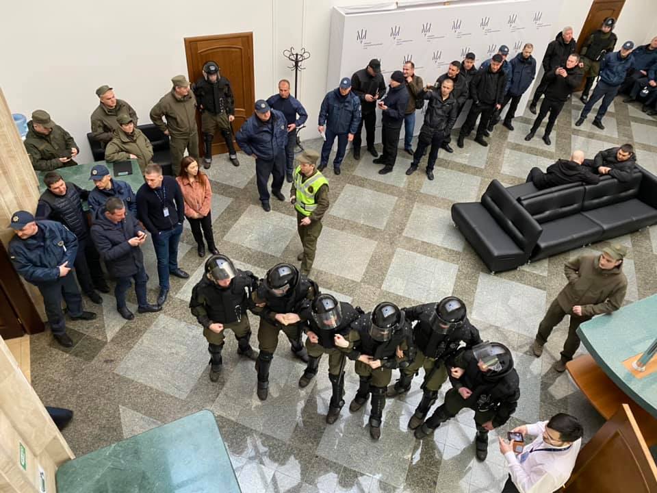 Судей Антикоррупционного суда напугали учебным штурмом, фото — Богдан Крикливенко
