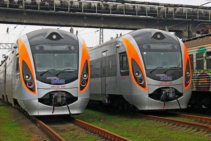 Украина приостанавливает железнодорожное сообщение с Польшей. Фото: iPress.ua