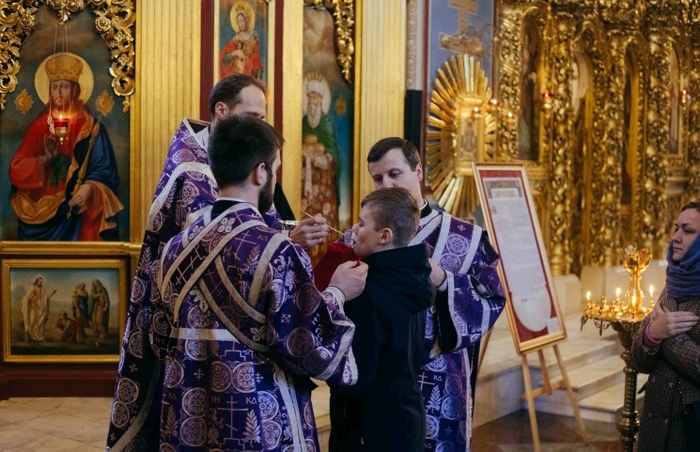 Служба в церкви во время коронавирусного карантина. Фото: Бабель