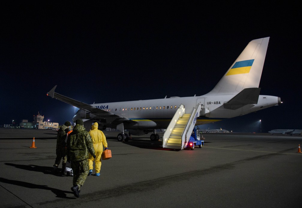 Эвакуация украинцев из-за границы. Фото: president.gov.ua