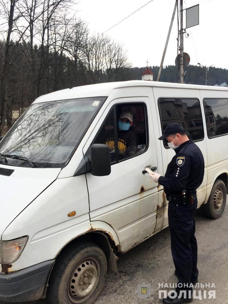 Полиция проверяет соблюдение условий карантина в Украине. Фото: Нацполиция