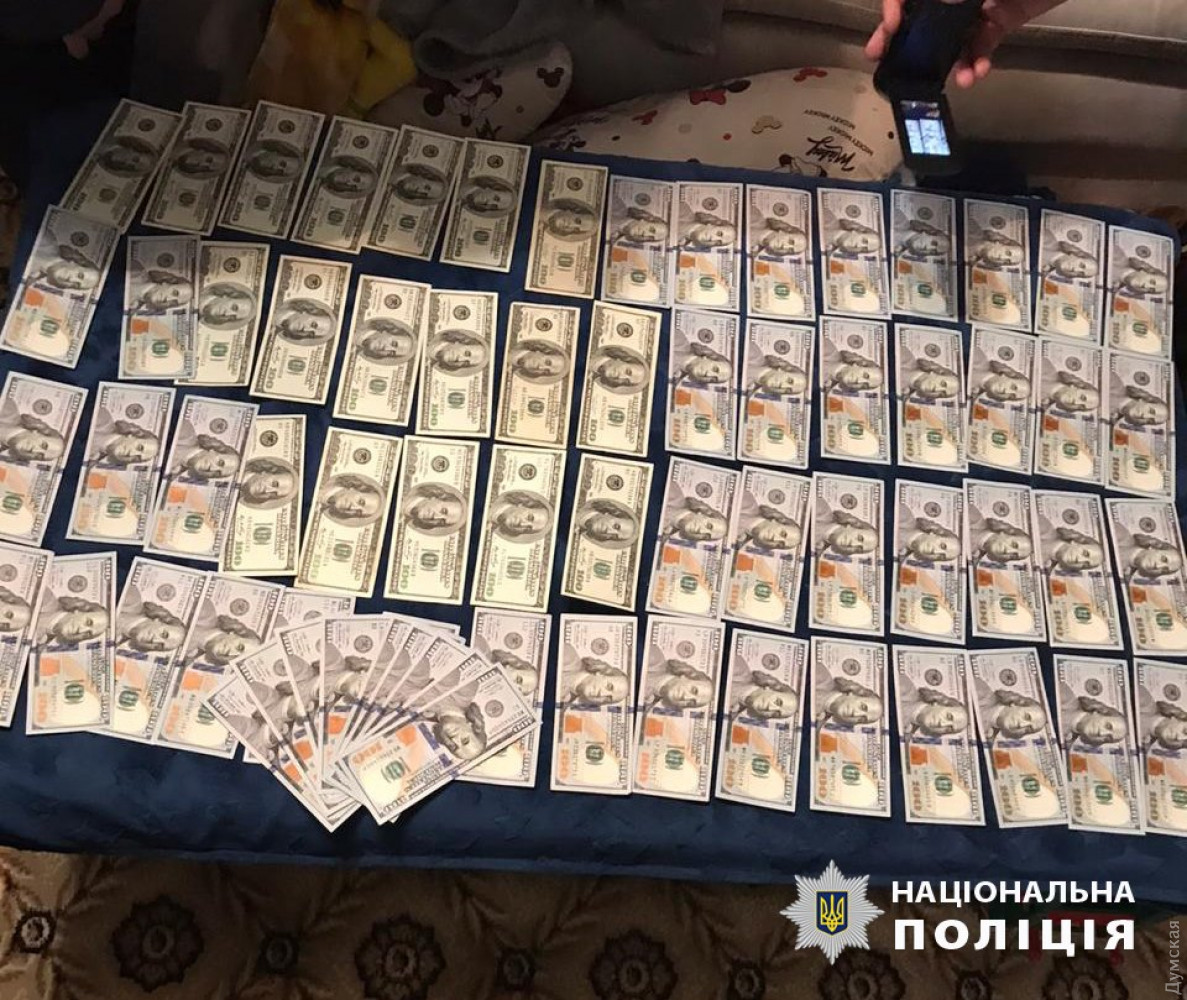 Одесский прокурор погорел на взятке 25 тыс. долларов. Фото: Нацполиция