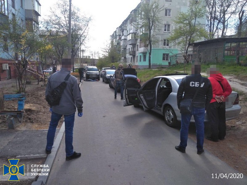 Продаж вогнепальної зброї криміналітету налагодив екс-беркутівець у Запоріжжі