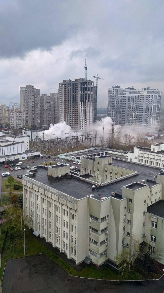 В Киеве горела электростанция. Фото: Игорь Климентов