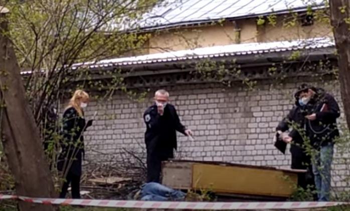 Взрыв гранаты во Львове: на территории больницы погиб человек, скриншот видео