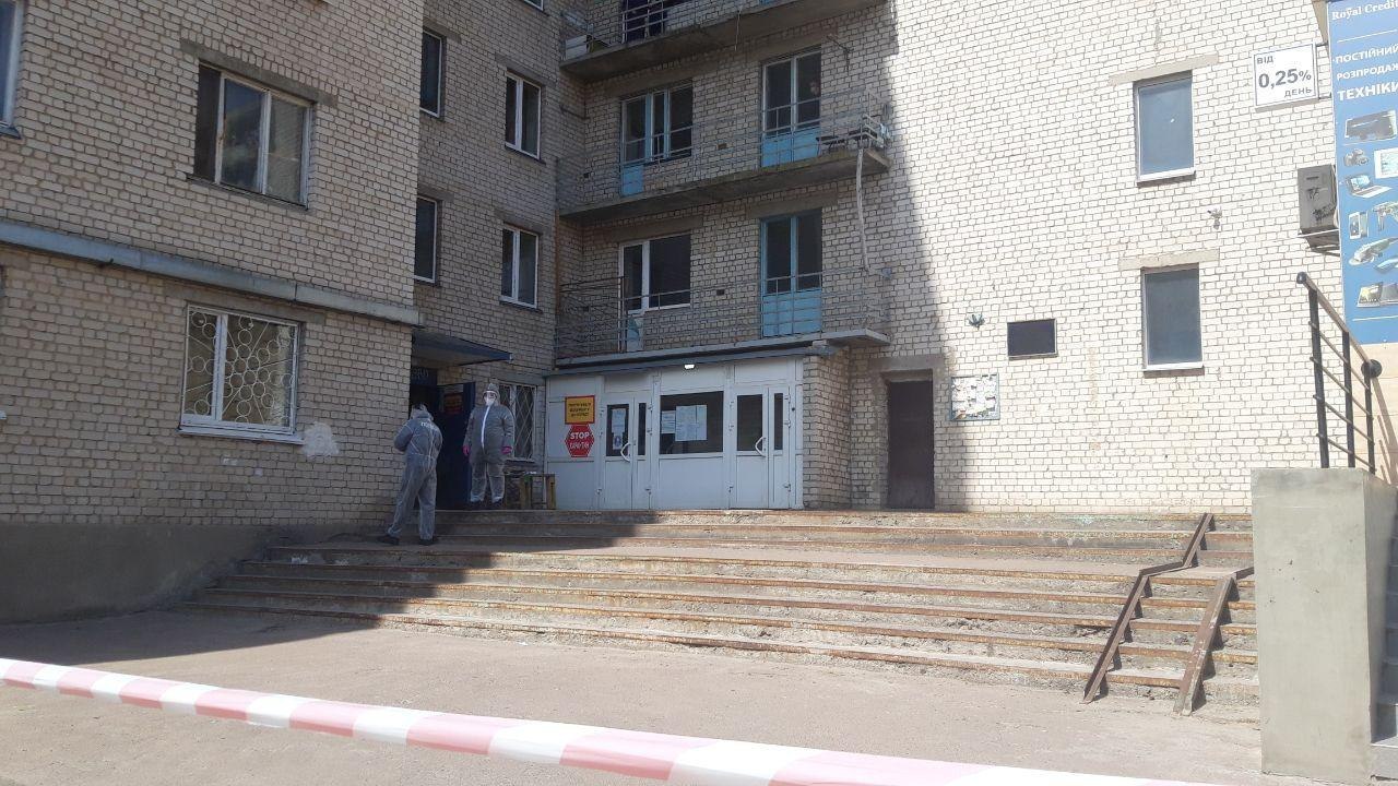 В общежитии под Киевом коронавирусом инфицированы 37 человек. Фото: Украина 24/7
