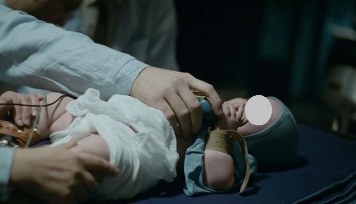 Фільм “Дау. Дегенерація” опинився в епіцентрі скандалу через сцени насилля з немовлятами-сиротами