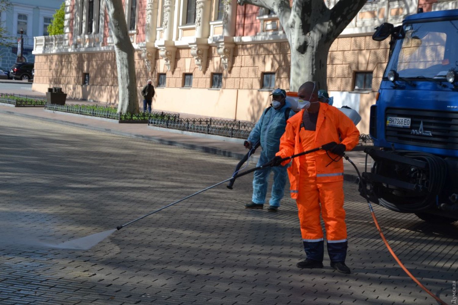 Мэр Одессы напугал коронавирус парадом коммунальной техники, фото — Думская