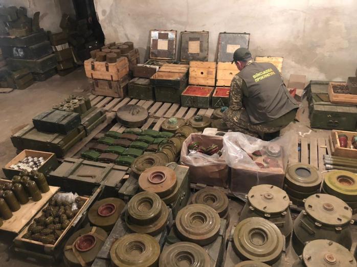 Масштабний схрон боєприпасів на Донбасі виявився зброєю ЗСУ. Фото: Офіс генпрокурора