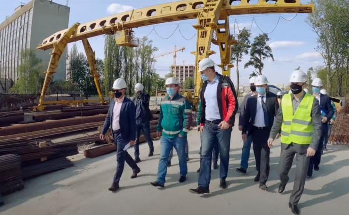 Строительство метро на Виноградарь затормозило на два месяца из-за карантина, скриншот видео