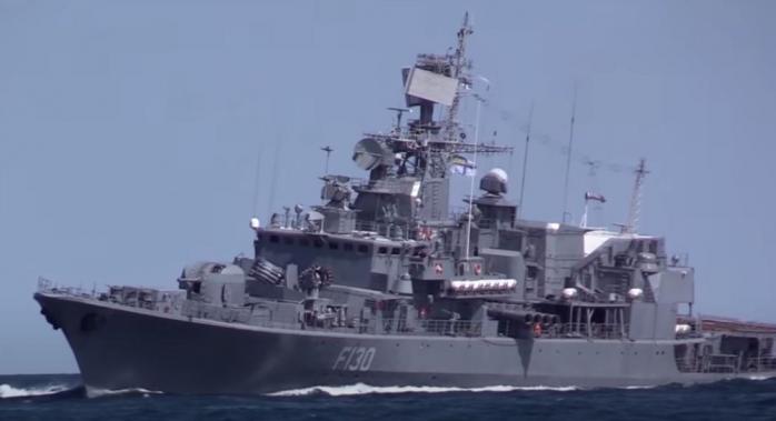 Військові навчання у Чорному морі: «Гетьман Сагайдачний» провів стрільби, скріншот відео