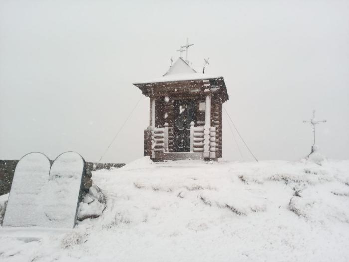 У Карпатах випав сніг, фото: Чорногірський гірський пошуково-рятувальний пост