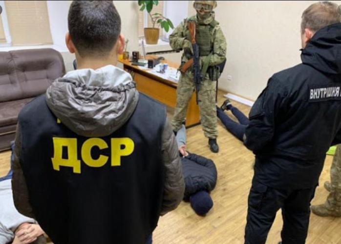 На Київщині викрили банду викрадачів людей, у якій орудували поліцейські і СБУшник, фото — Нацполіція