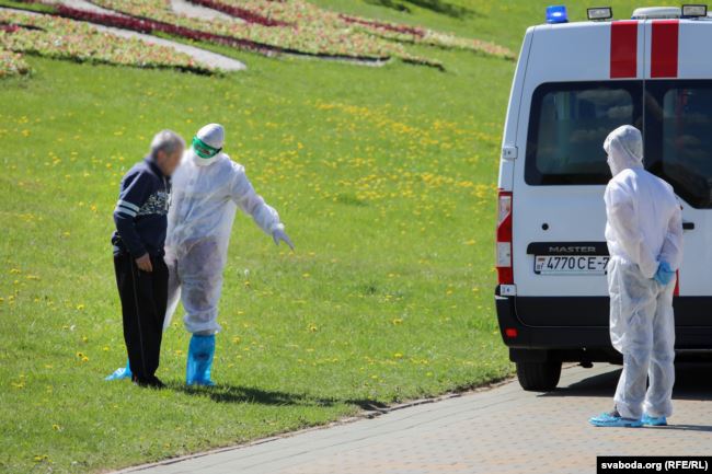 Хворого затримали на репетиції до параду Перемоги. Фото: Радіо Свобода