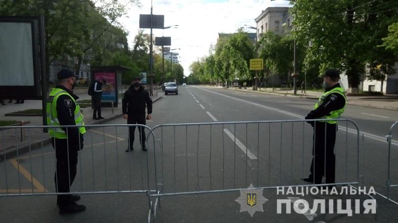 9 мая в Украине: в Одессе остановили автопробег ОПЗЖ с красными флагами, в Киеве перекрыли движение в центре, фото — Нацполиция