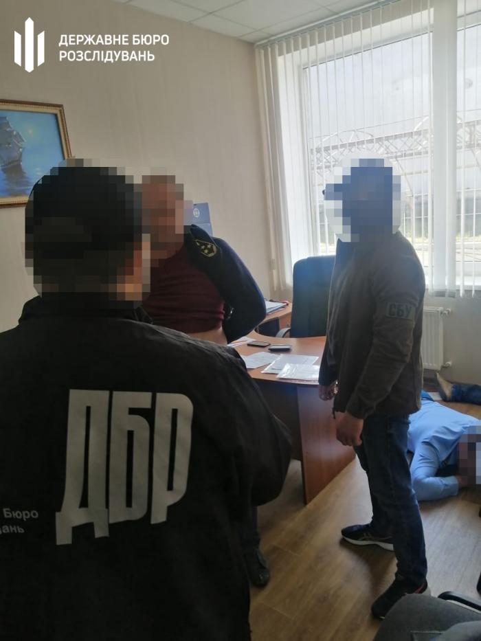 Сегодня в Одесской таможне прошли обыски и задержания, фото: ГБР
