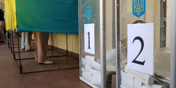 Переселенці зможуть голосувати на місцевих виборах, фото: «Ракурс»