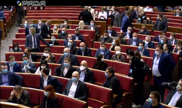 Новости Верховной Рады: «Батькивщина» ушла на самоизоляцию из-за коронавируса у своего депутата, скриншот видео