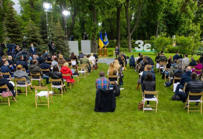 Выход из карантина: Зеленский прогнозирует, что Украина перепрыгнет несколько этапов и через месяц отменит ограничения
