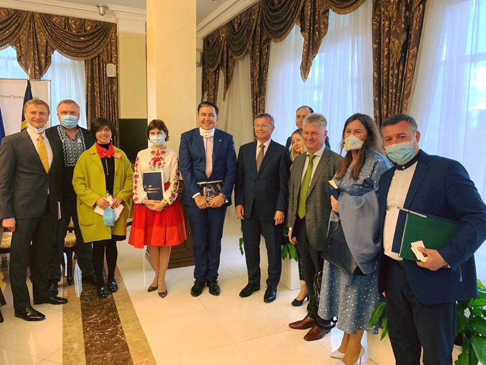 Михаил Саакашвили и бизнесмены в Офисе генпрокурора. Фото: Национальный совет реформ